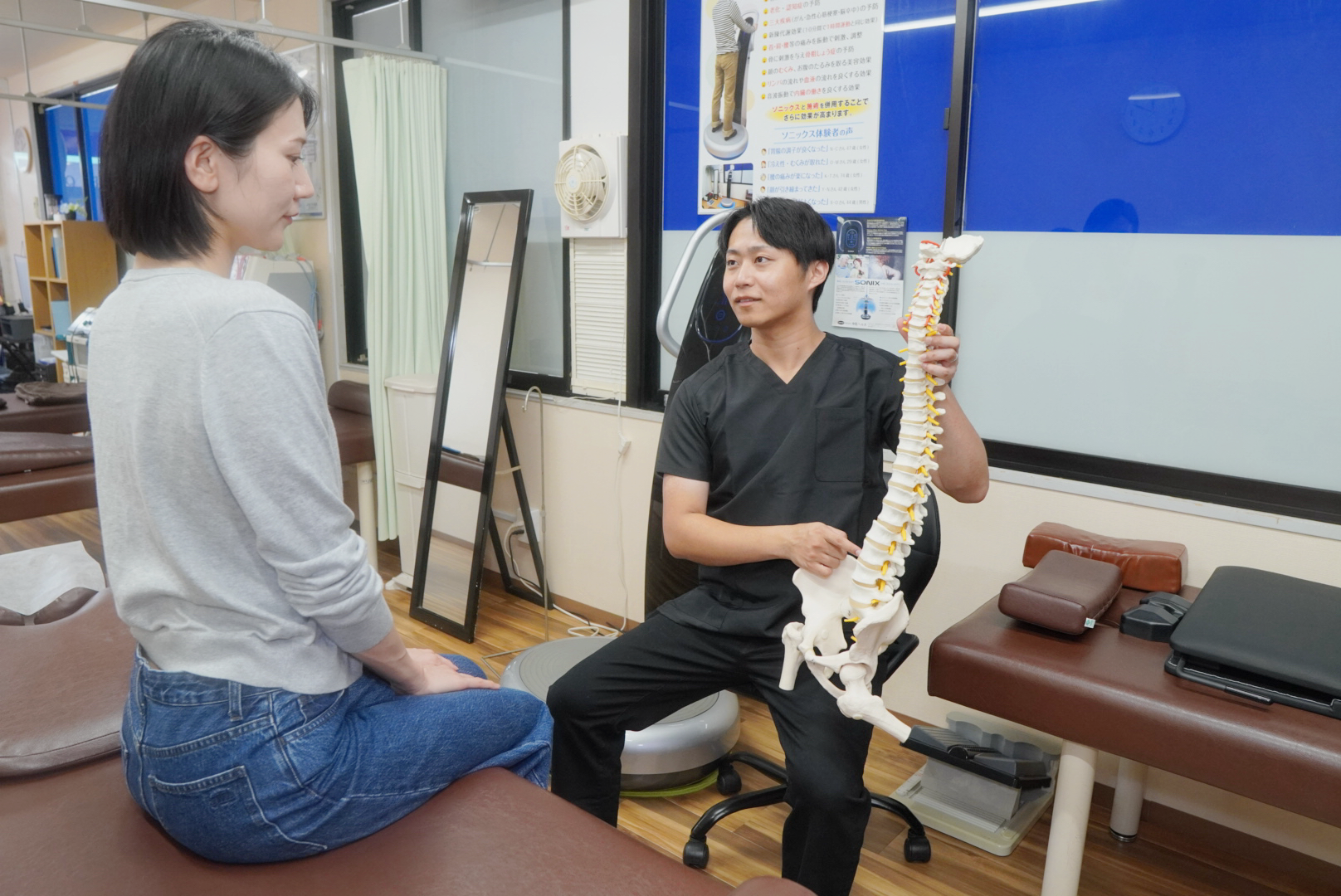 家族で健やかに過ごす様子